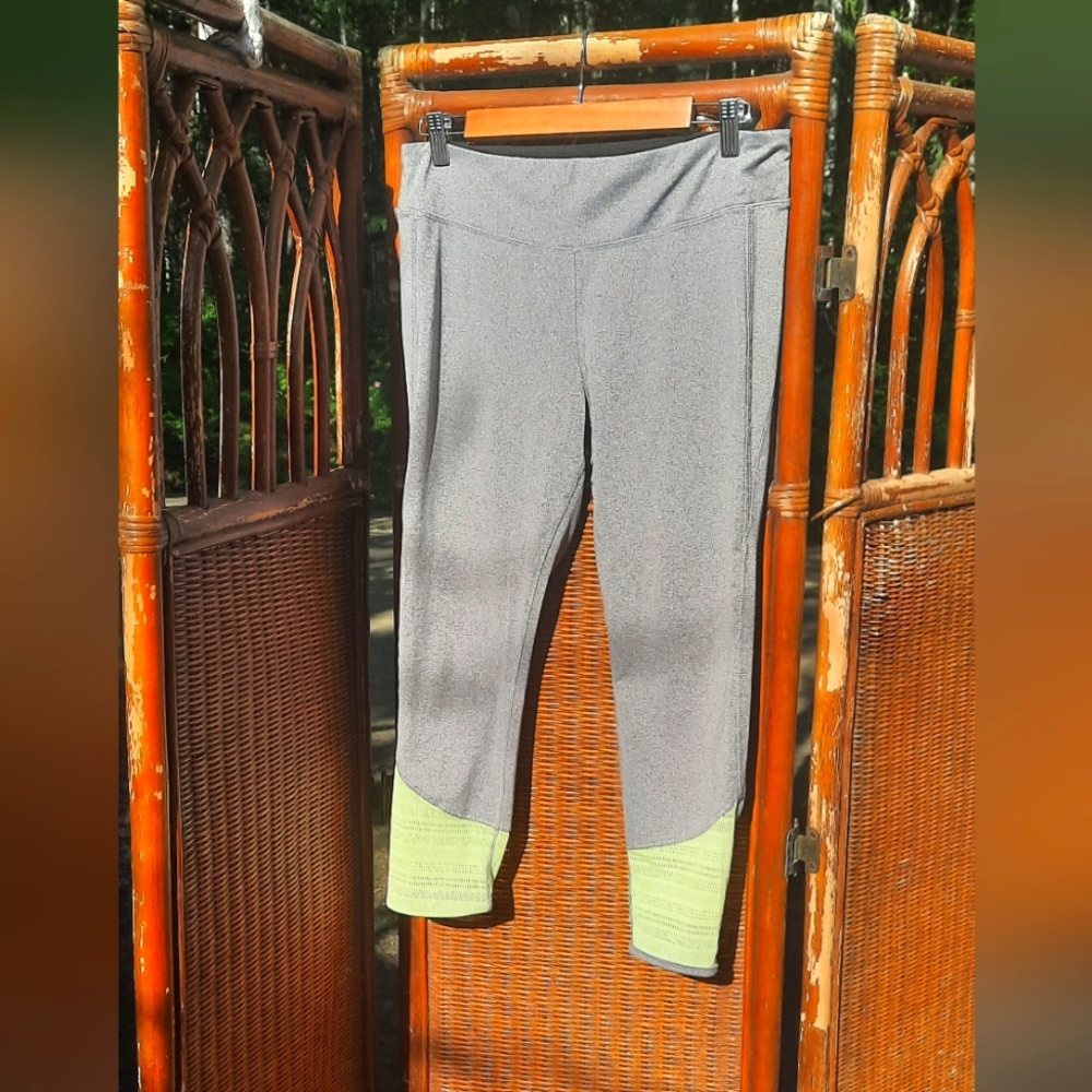 🍀3/15 Cascade Sports Leggings